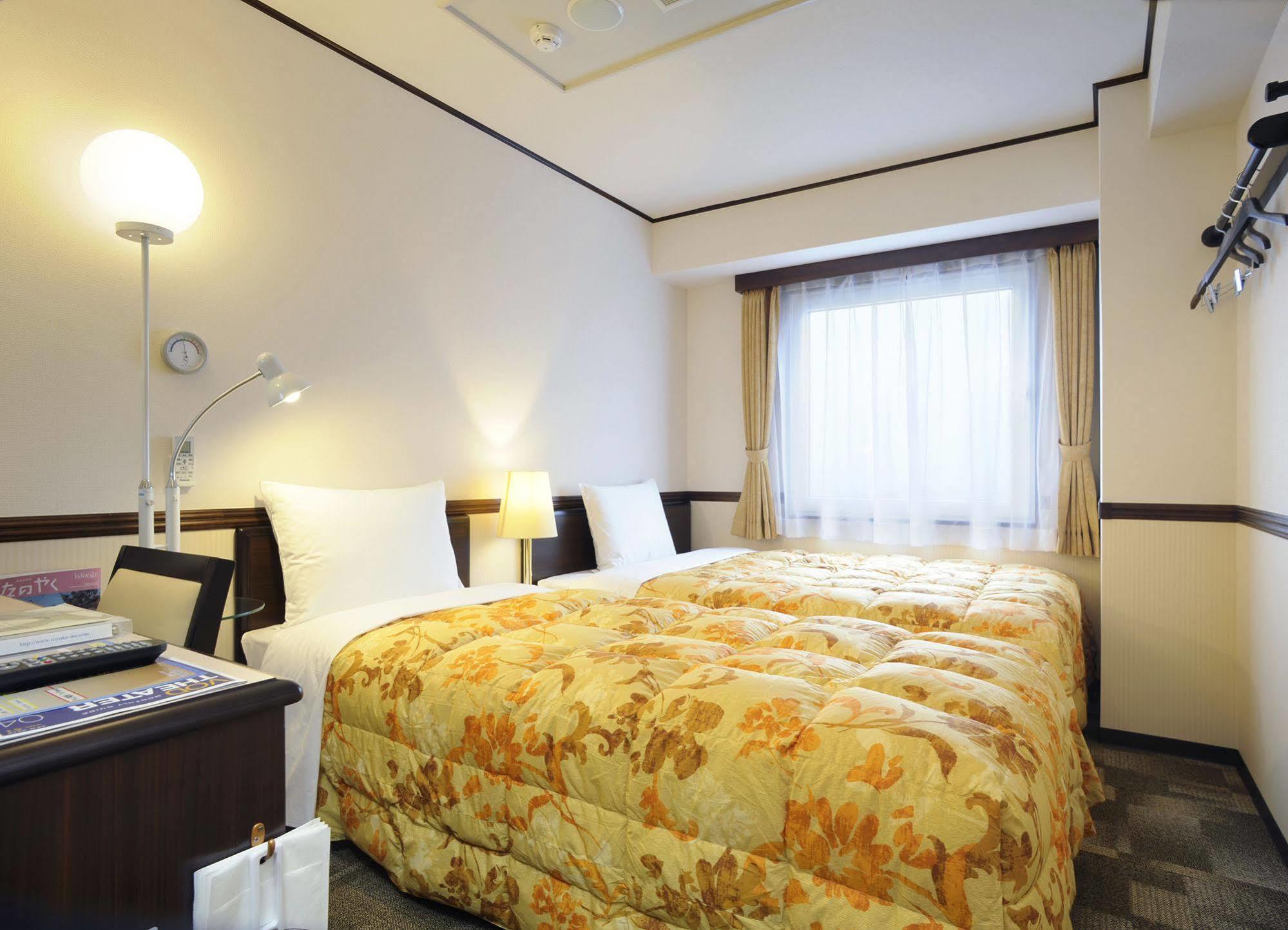 Toyoko Inn Kokura-Eki Minami-Guchi Kitakyushu Eksteriør bilde