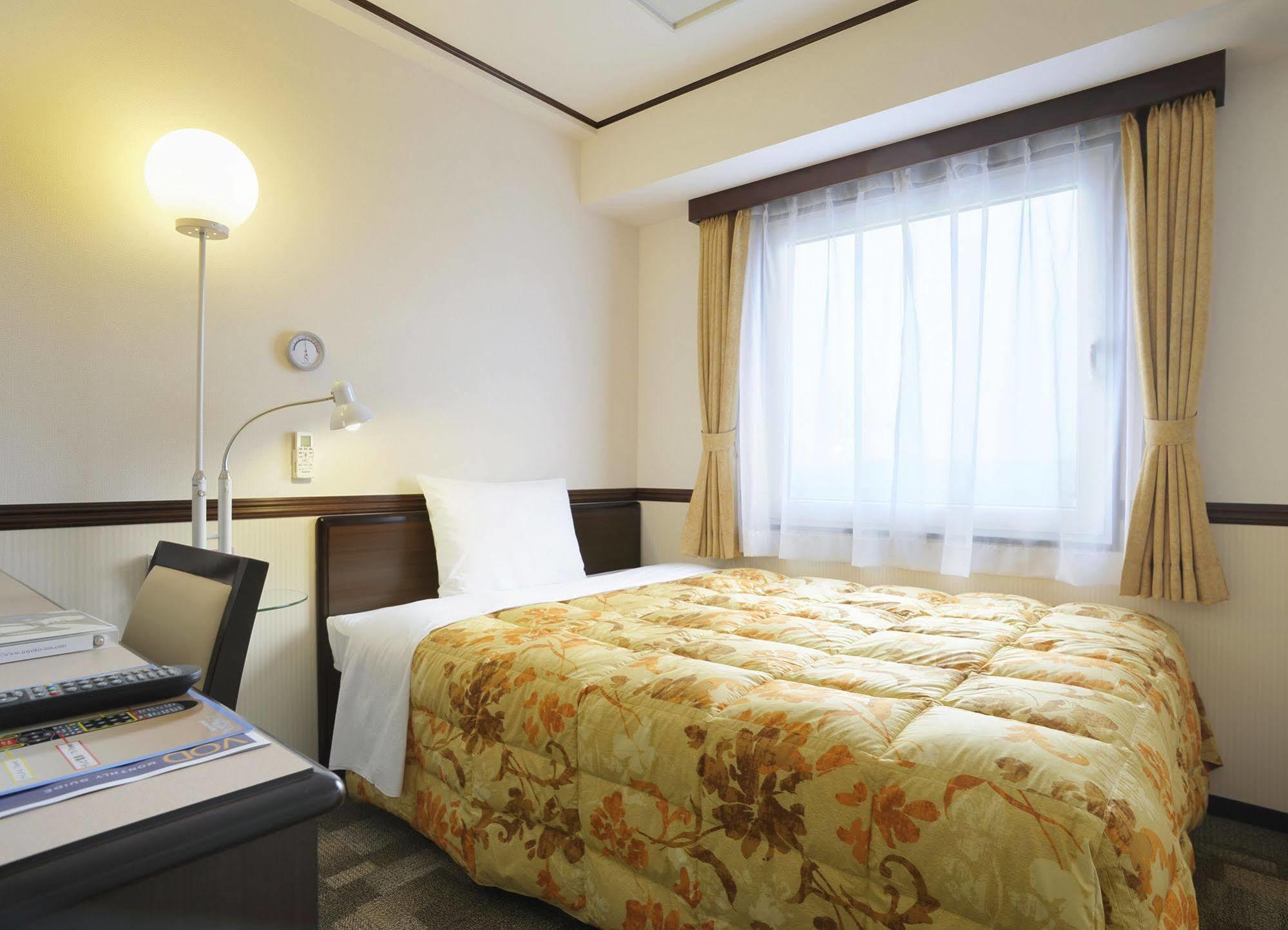Toyoko Inn Kokura-Eki Minami-Guchi Kitakyushu Eksteriør bilde