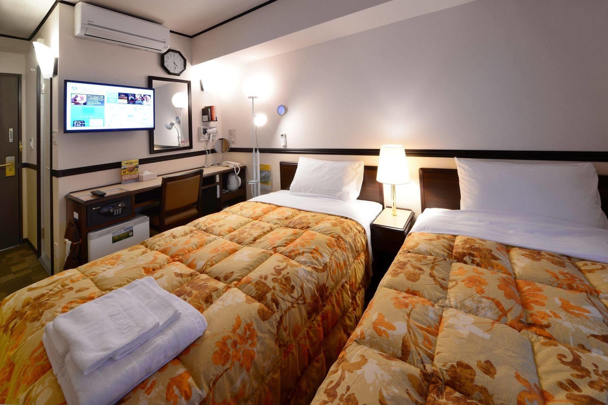 Toyoko Inn Kokura-Eki Minami-Guchi Kitakyushu Eksteriør bilde