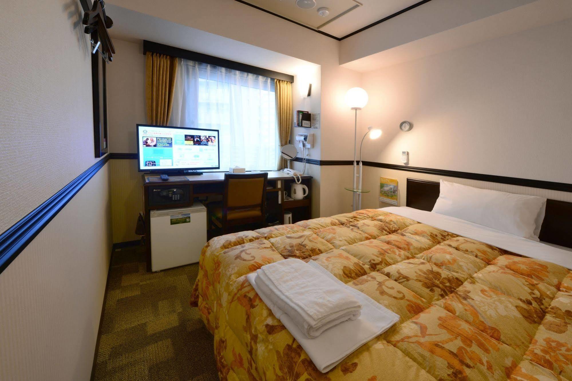 Toyoko Inn Kokura-Eki Minami-Guchi Kitakyushu Eksteriør bilde